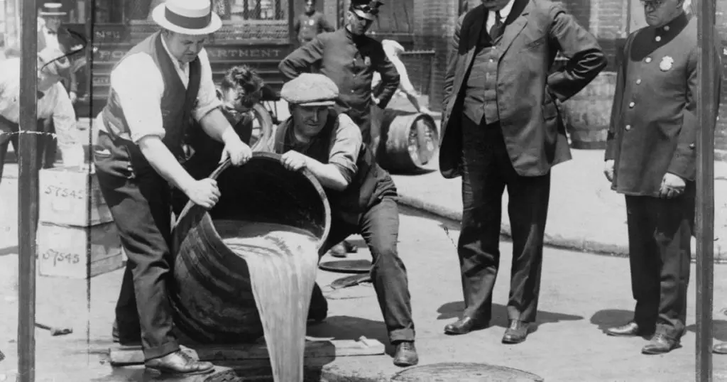 Rubicon, az alkohol tilalom alatt megsemmisítették az alkoholt