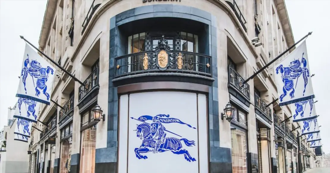 burberry-store-from-outside-with-knight-logo