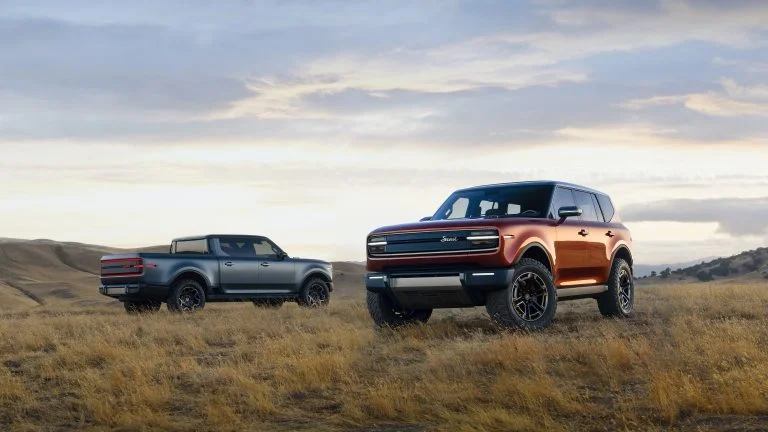 Rivian Scout modellek, velük működik együtt a Volkswagen