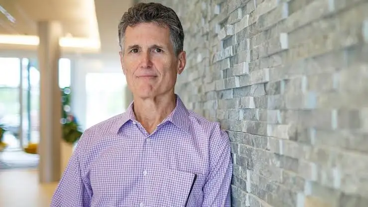 August J. Troendle, az alapító CEO